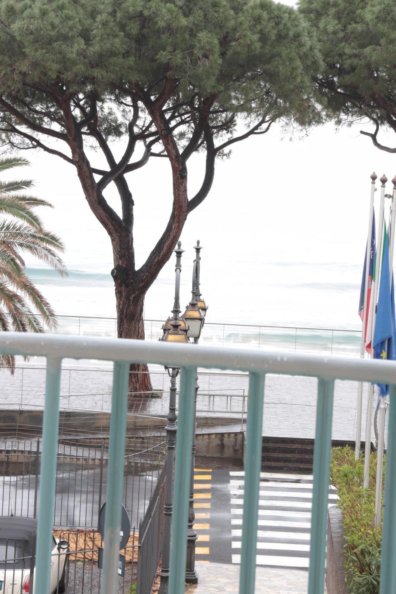 Hotel Majestic By Lvg Hotel Collection Alassio Exterior photo
